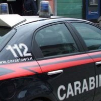 Giugliano (NA) - Bimbo ferito da scheggia di un infisso colpita da proiettile