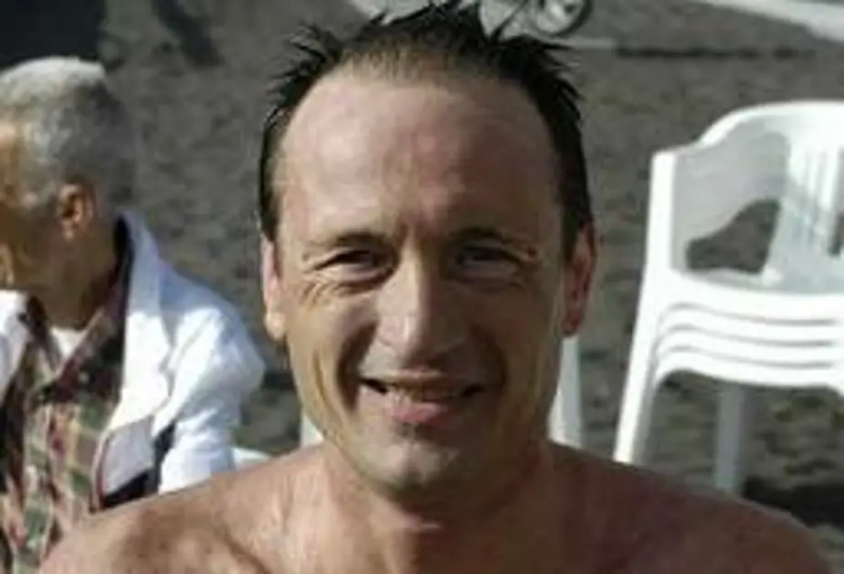 Torre Annunziata - Il nuotatore disabile Salvatore Cimmino al Liceo Pitagora-Croce