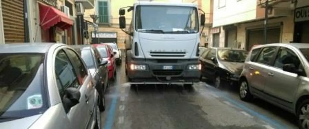 Portici - Pulizia delle strade e delle aree antistanti le scuole