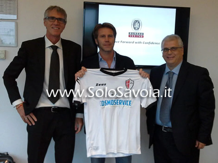 Torre Annunziata - Ad Emanuele Filiberto la casacca bianca del Savoia