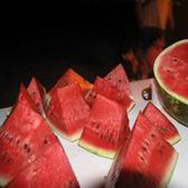 In Villa Comuanale tra musica, pasta e fagioli e cocomerata