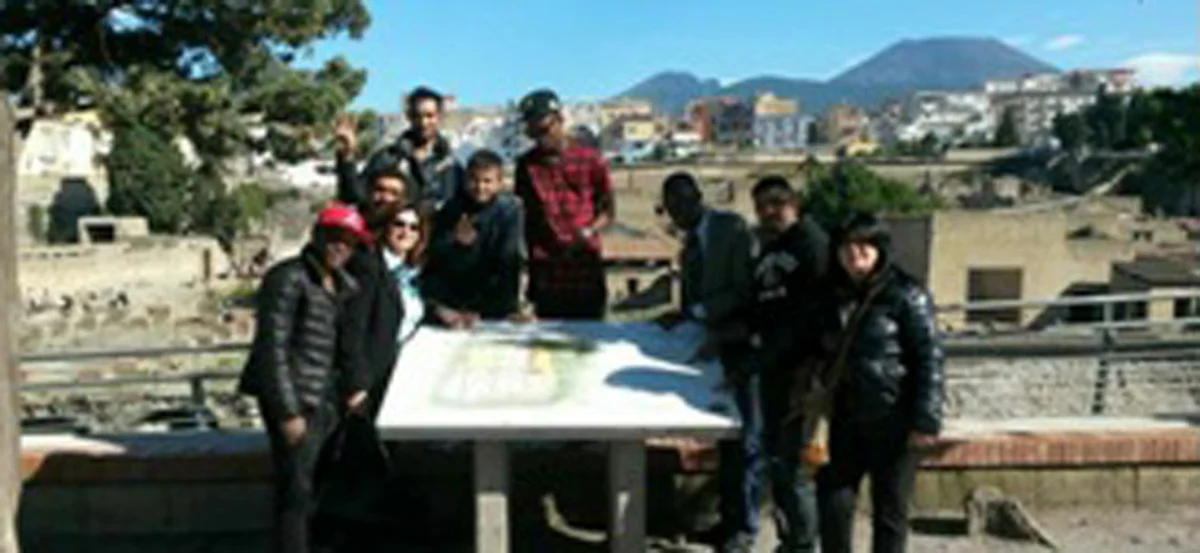 Ercolano - Migranti in visita agli Scavi archeologici, Bonajuto: «Straordinario momento di integrazione»