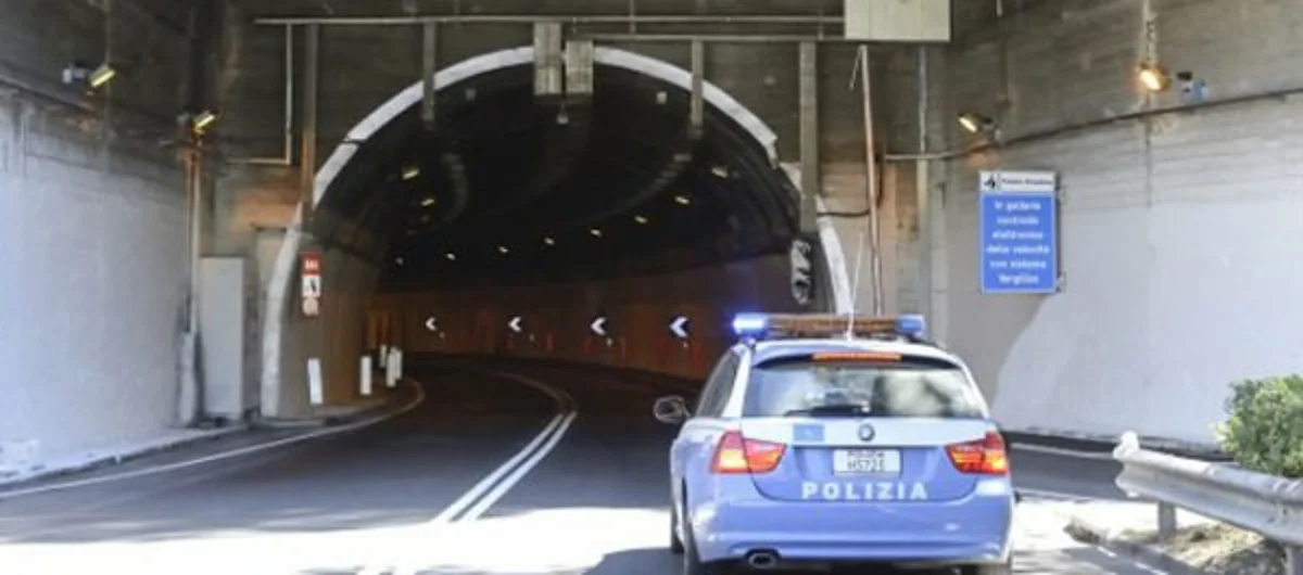 Castellammare di Stabia - Tragico incidente sulla Statale Sorrentina, perde la vita un 16enne