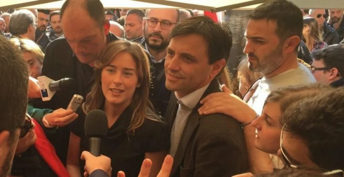 Ercolano - Il ministro Boschi all'iniziativa Pd, anziano travolto dalla ressa di gente