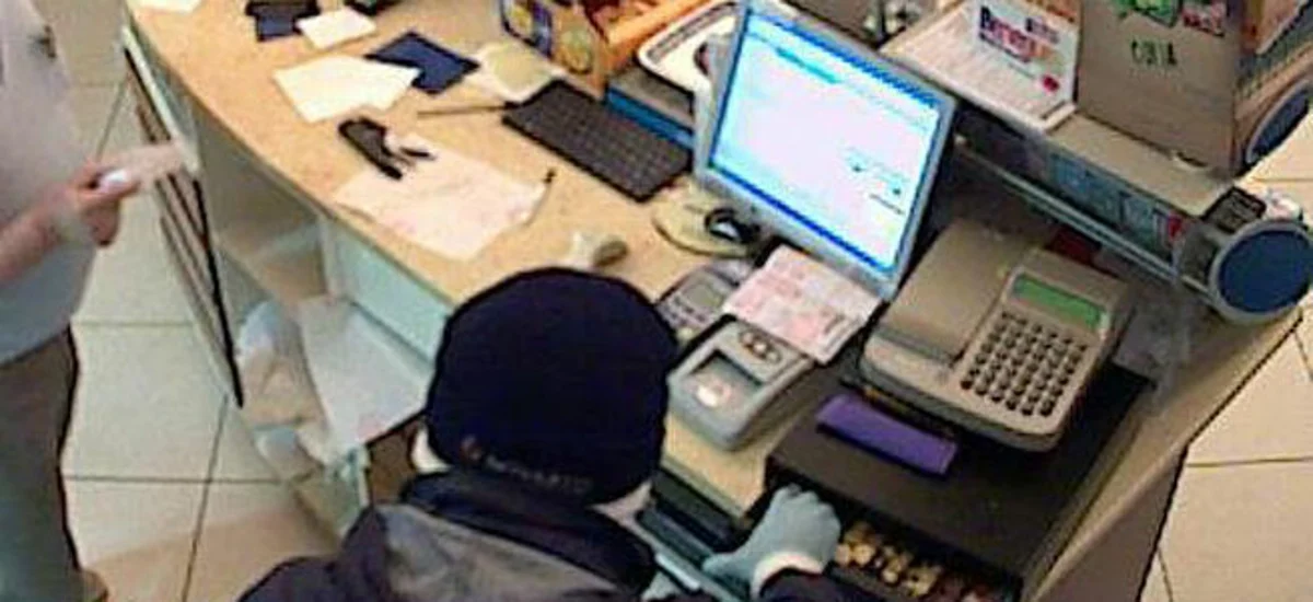 Torre Annunziata - Rapinò la Farmacia Iovino con altri due complici, in carcere anche il terzo componente della banda