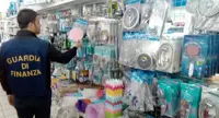 Marcianise (CE) - Sequestrati 180 mila prodotti pericolosi in un negozio del centro "Campania"