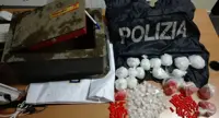 Napoli - Scampia, droga nascosta in una cassaforte: arrestato 18enne