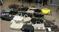Napoli - Borse contraffatte sequestrate, denunciata nigeriana alla Stazione CEntrale