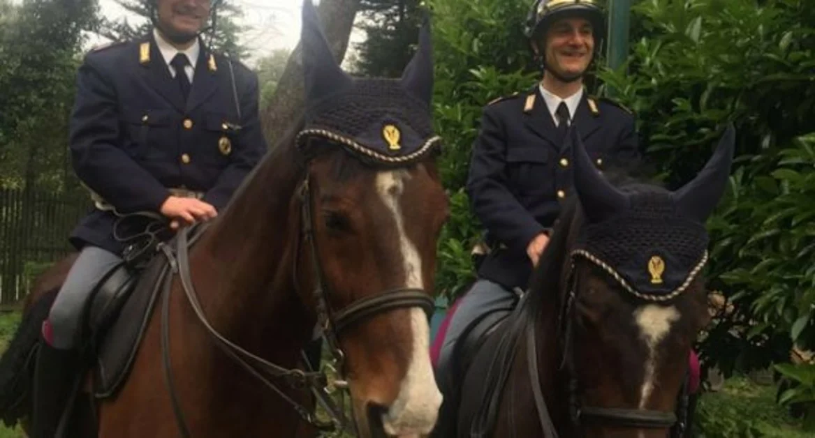 Napoli - Bosco di Capodimonte, quattro minori arrestati per tentata rapina dai poliziotti a Cavallo