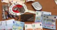 Portici - Droga in casa e nel giubbino, arrestato pusher 43enne