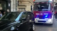 Torre Annunziata - Auto in divieto di sosta blocca vigili del fuoco: non hanno funzionato i dissuasori