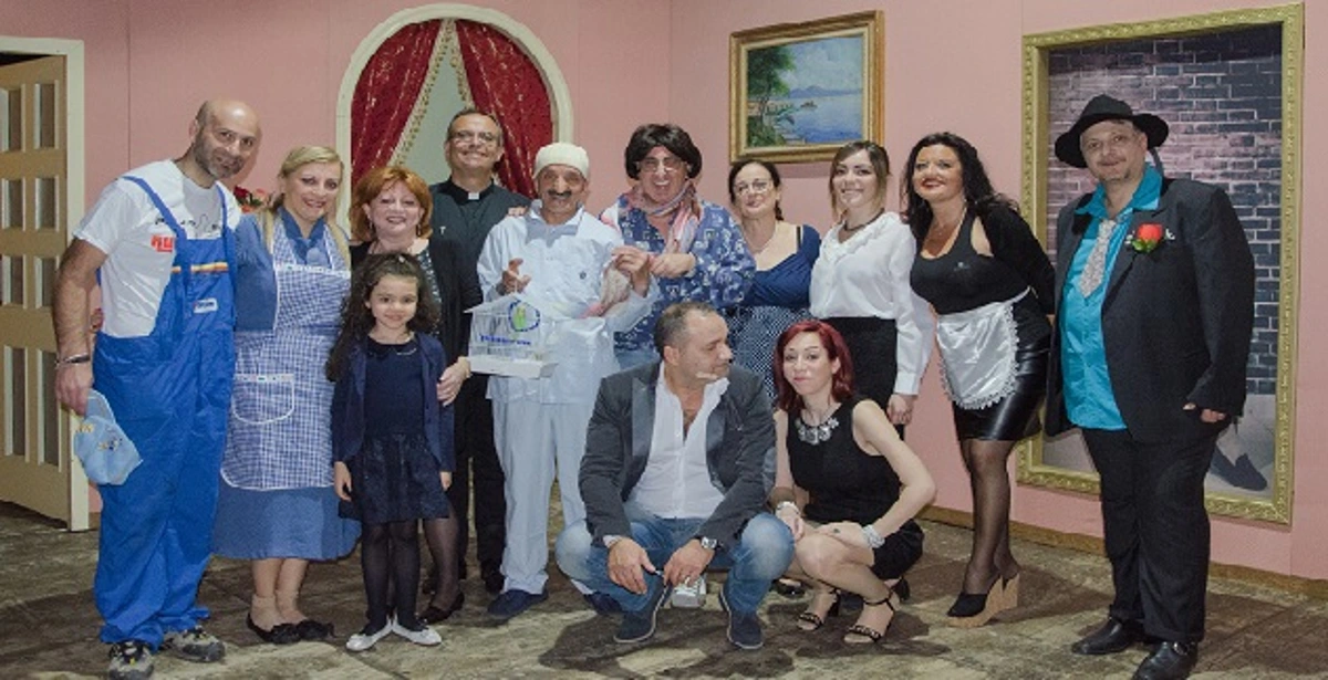 Pompei - Al "Mattiello", buona la prima e la seconda di "Ce penza mammà" 