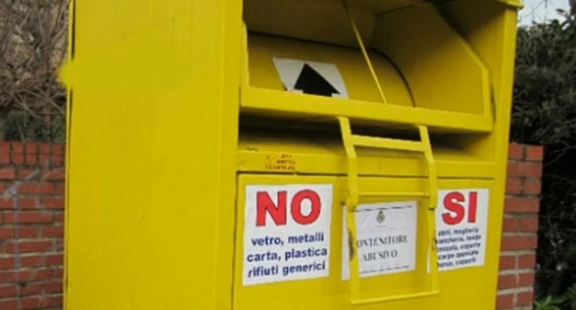 Pompei - Riparte la raccolta degli indumenti usati in diverse zone della città