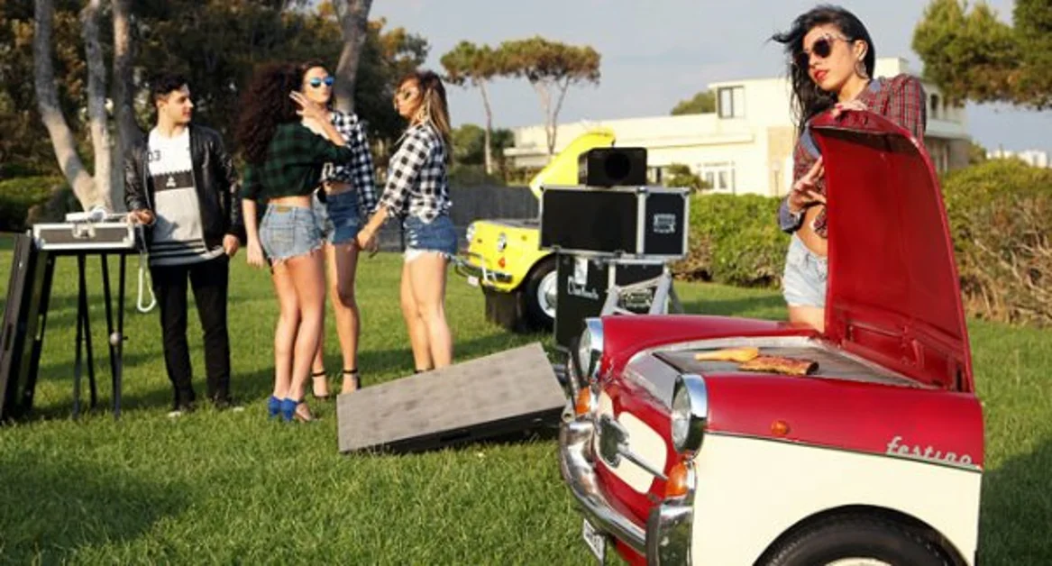 Torre del Greco - Villaggio della Pizza: arriva il Car B Q. Brace in... auto