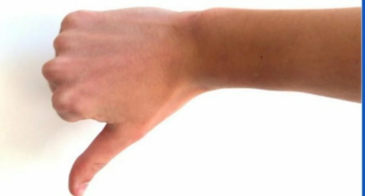 Pompei - Bullismo e cyberbullismo, studenti incontrano lo scrittore Francesco Paolo Oreste