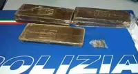Salerno - Operazione antidorga: in manette tre uomini e una donna. Sequestrato 1 kg di hashosh