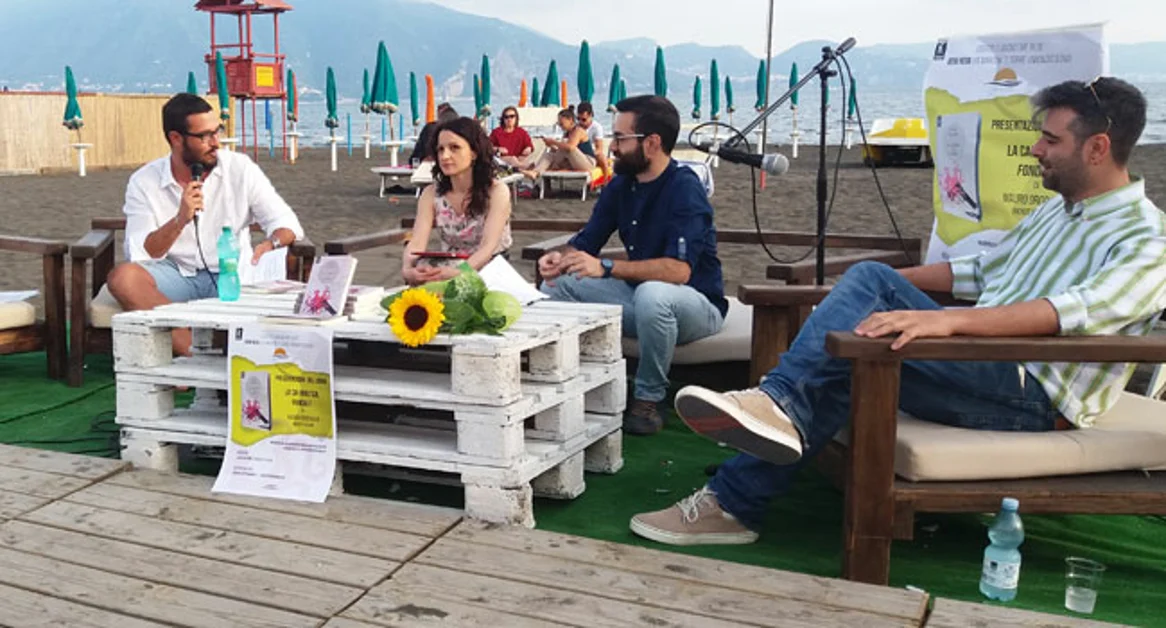 Torre Annunziata - "La calibro sul fondale", esordio letterario per lo scrittore torrese Mauro Oropallo