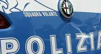 Napoli - Polizia arresta borseggiatore tunisino a fermata autobus