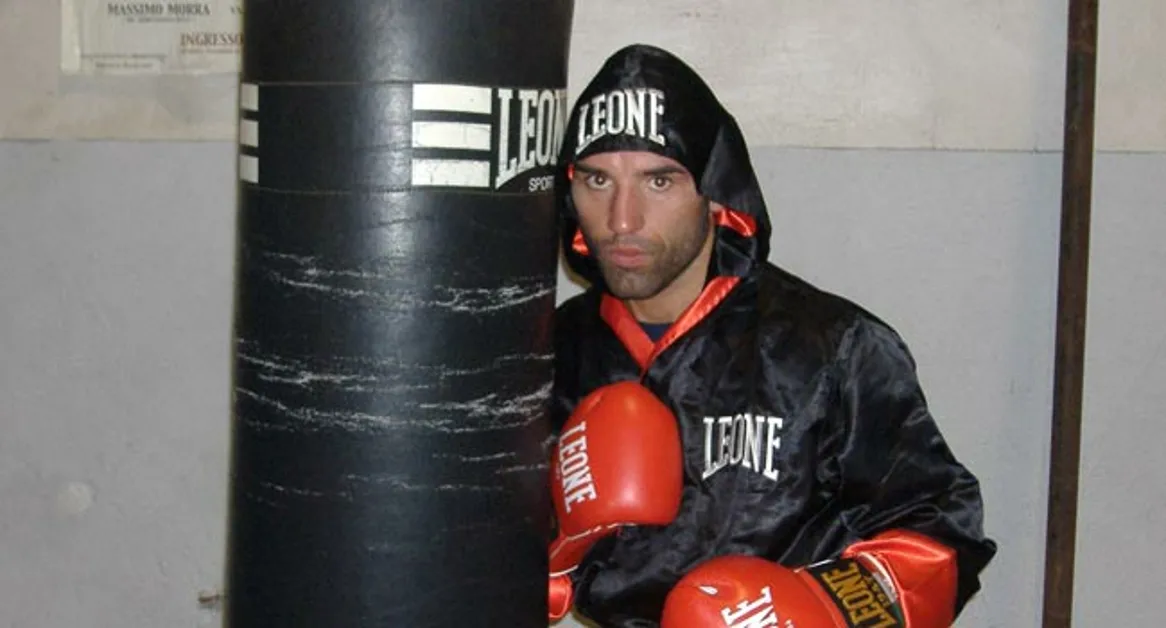 Torre Annunziata - La grande boxe in Villa comunale, sul ring Gaetano Nespro 