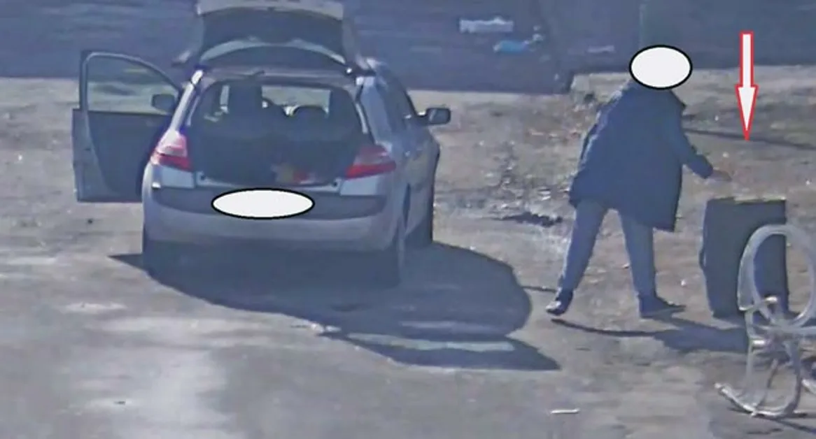 Torre Annunziata - Rifiuti gettati in strada, la campagna di sensibilizzazione del Comune