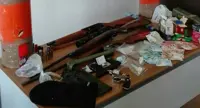 Napoli - Blitz della Polizia a S. Giovanni a Teduccio, sequestrate droga e armi. Due pregiudicati in manette