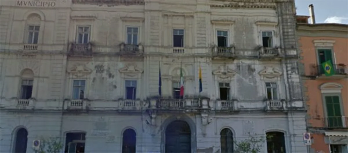 Castellammare - Strade, scuole, fogne: interpellanze dell'opposizione