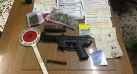 Napoli - Sequestro di droga, documenti falsi e buoni postali e del Tesoro a Secondigliano, due arresti