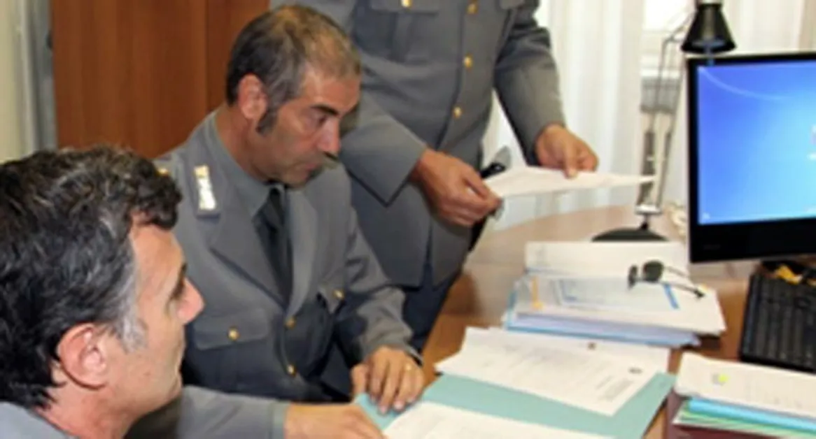 Massa Lubrense (NA) - Lavori pubblici a Punta Campanella, smaltimento illecito rifiuti: truffa per 90 mila euro