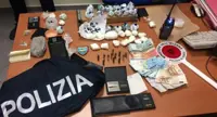 Caivano (NA) - Droga, munizioni, telecamere: maxi blitz al Parco Verde con arresti e sequestri