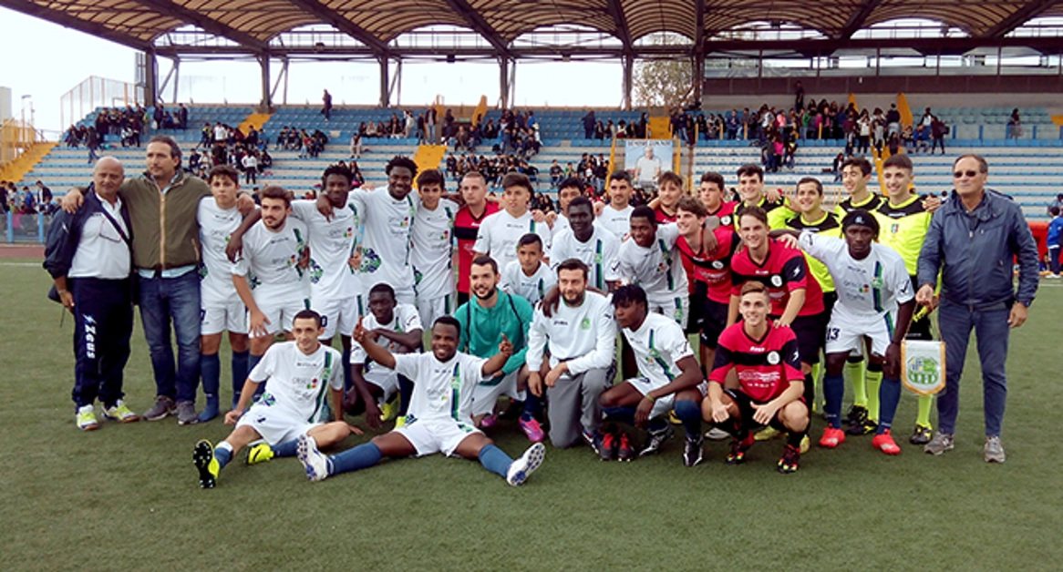 Torre Annunziata - La partita del cuore, ma non solo. Solidarietà e partecipazione al Giraud