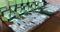Napoli - Scoperto deposito con 210 Rolex falsi, denunciato 51enne