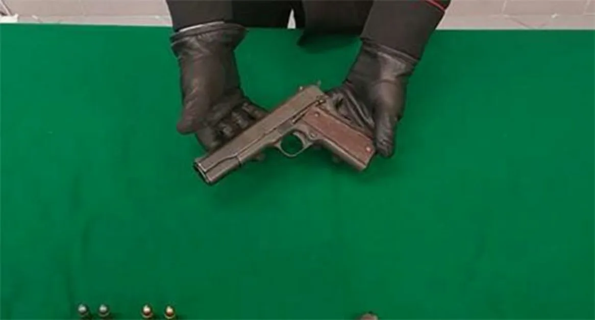 Castellammare - In auto con una pistola e colpo in canna, arrestato 50enne