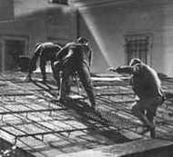 Furto in casa mentre marito, moglie e figlia dormono