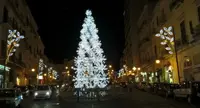 Torre Annunziata - Piazza Cesàro illuminata con l'albero di Natale