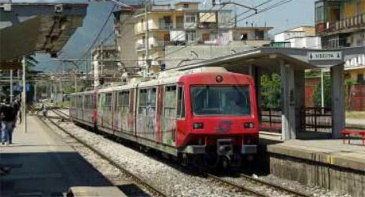 Trasporto pubblico su rotaia, la Circumvesuviana la seconda peggiore linea in Italia 