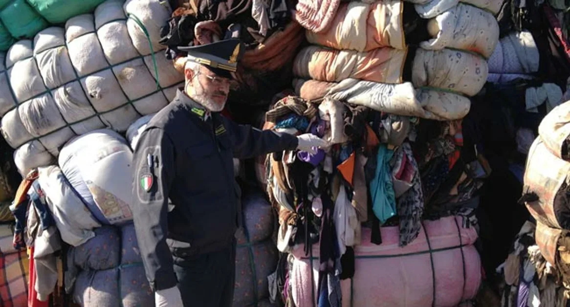 Finanzieri sequestrano due discariche abusive a Terzigno e Boscoreale, una denuncia