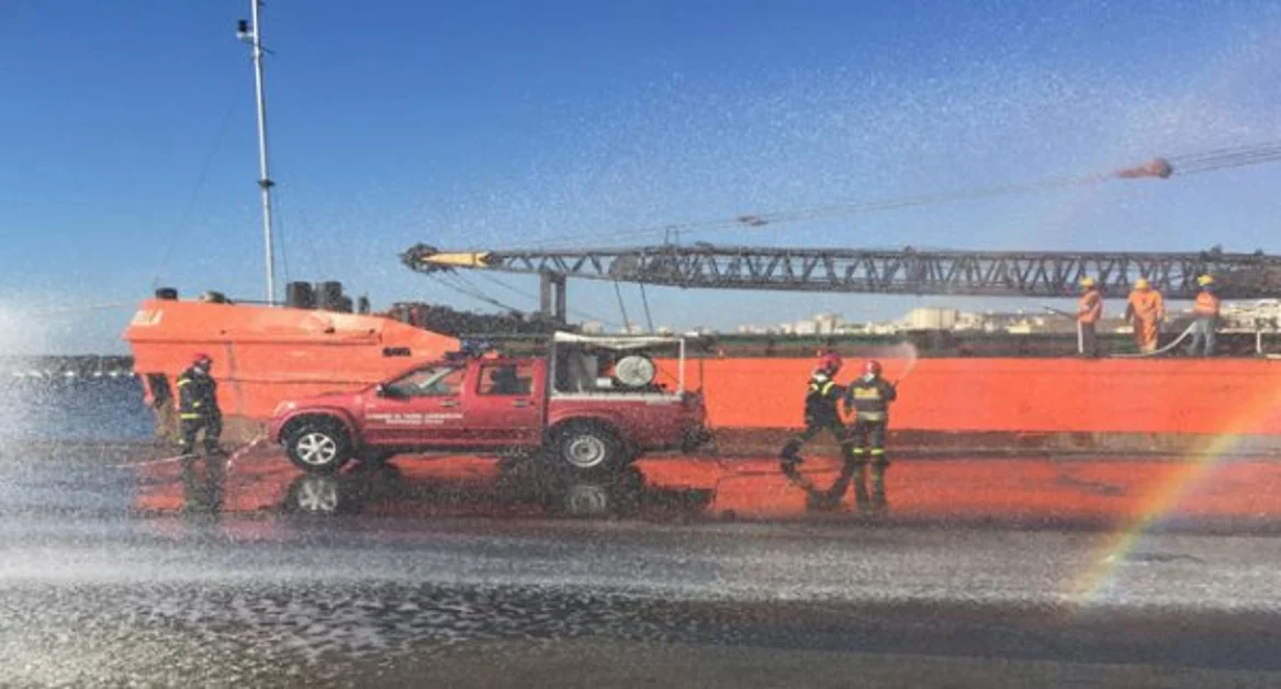 Torre Annunziata - Porto, esercitazione antincendio e presenza di ordigno esplosivo a bordo di una nave