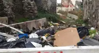 Torre Annunziata - Discarica di rifiuti nel Quadrilatero delle Carceri, la denuncia del Meetup grillino
