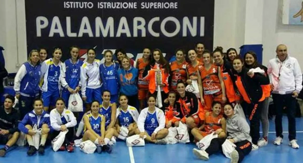 Torre Annunziata - "Un canestro per lo studio", successo per l'iniziativa del Basketorre 