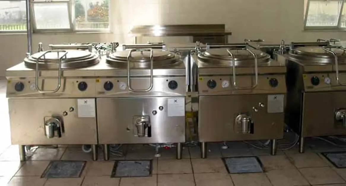 Torre Annunziata - Mensa scolastica, assegnato l'appalto. Torna la refezione nelle scuole