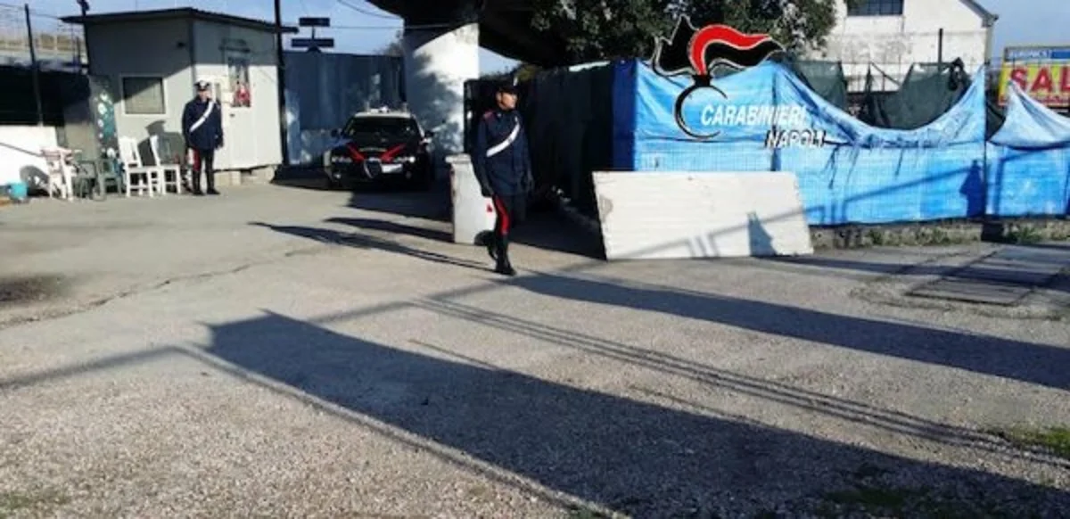 Napoli - Parcheggio abusivo adibito a luoghi di incontro con prostitute, sequestrato dai carabinieri