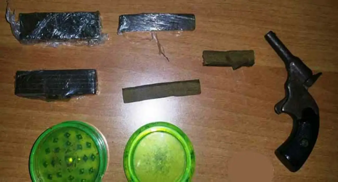 Ercolano - Pistola e hashish in casa nonostante fosse ai domiciliari, arrestato affiliato clan Birra