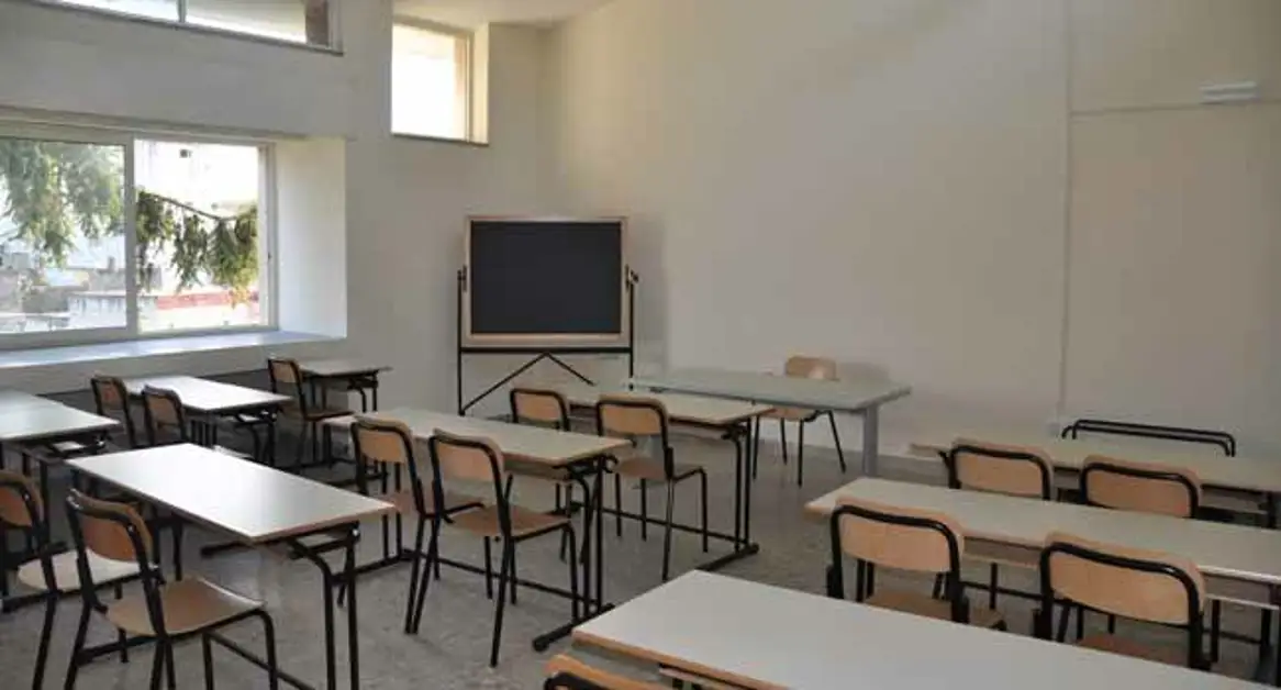 Torre Annunziata - Riscaldamenti fuori uso alla scuola di via Murat, la protesta dei genitori