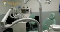 Arzano (NA) - GdF scopre studio dentistico abusivo, due denunce
