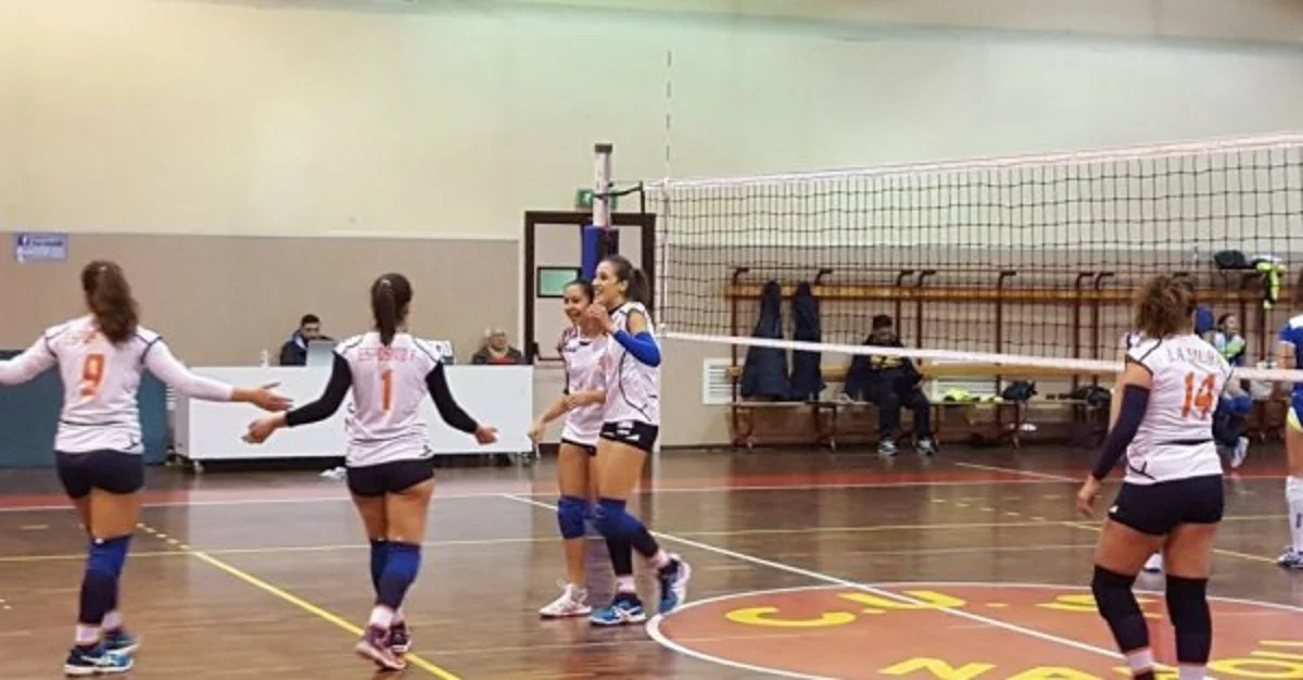 Torre Annunziata - Oplonti Volley, prima vittoria del 2017 per le ragazze