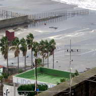Forti mareggiate sommergono il litorale torrese