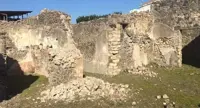 Pompei - Scavi, cede porzione di muro nelle vicinanze della Casa del Pressorio di terracotta