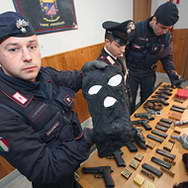Maxi operazione dei carabinieri. Ritrovato arsenale della camorra