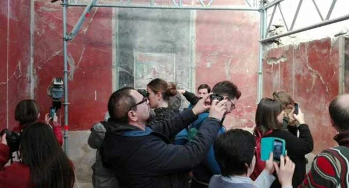 Pompei - Apertura della domus dei Casti Amanti per San Valentino, boom di visite