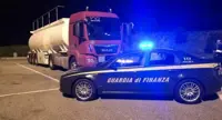 Caserta - Sequestrati 31mila litri di gasolio di contrabbando, denunciato autotrasportatore